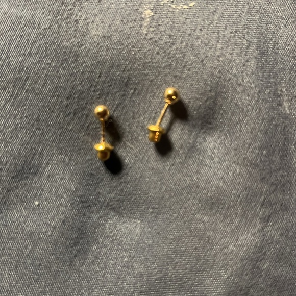 New 12k gold studs - Picture 2 of 2